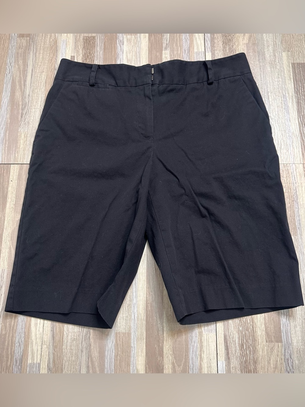 Talbots Black Bermuda Shorts with Belt Loops Women’s Size 6
